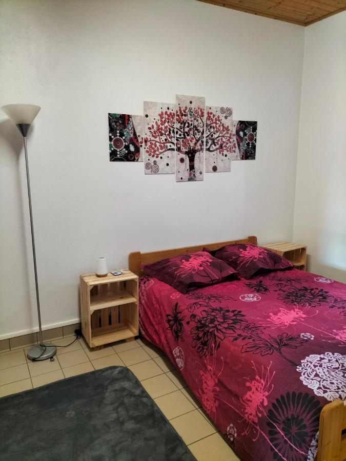 Studio Confortable Proche Des Sites Touristiques Issendolus Exterior foto