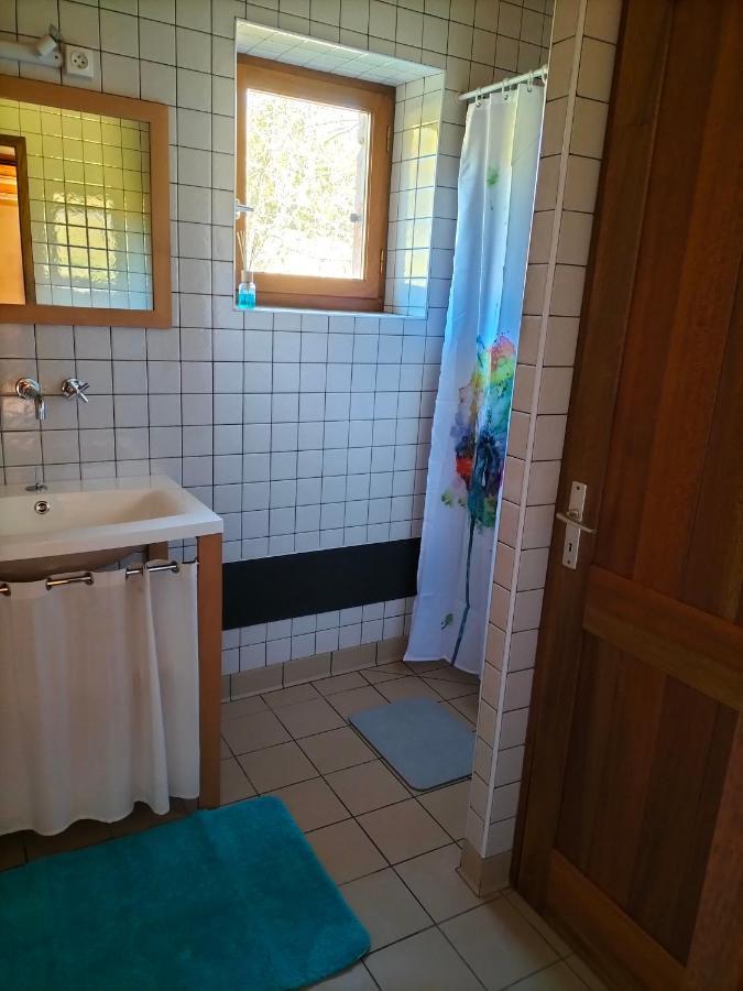 Studio Confortable Proche Des Sites Touristiques Issendolus Exterior foto