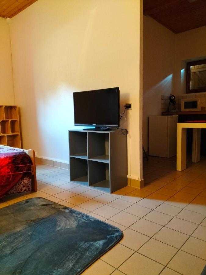 Studio Confortable Proche Des Sites Touristiques Issendolus Exterior foto